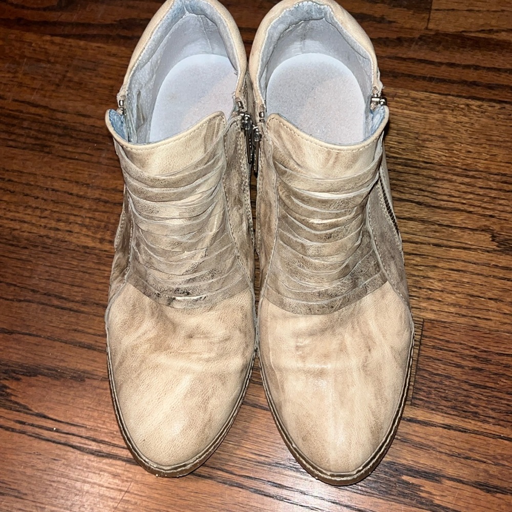 Khrio booties